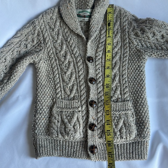 Aran Crafts Boys Shawl Collar Cardigan Sz 4-5 Pockets Fisherman Sweater Wool - Picture 8 of 9